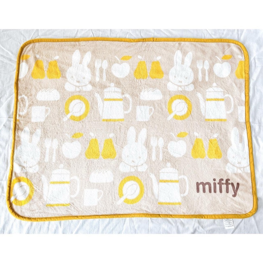 NWOT Miffy tea sets and bakery print small over the lap blanket /throw - yellow